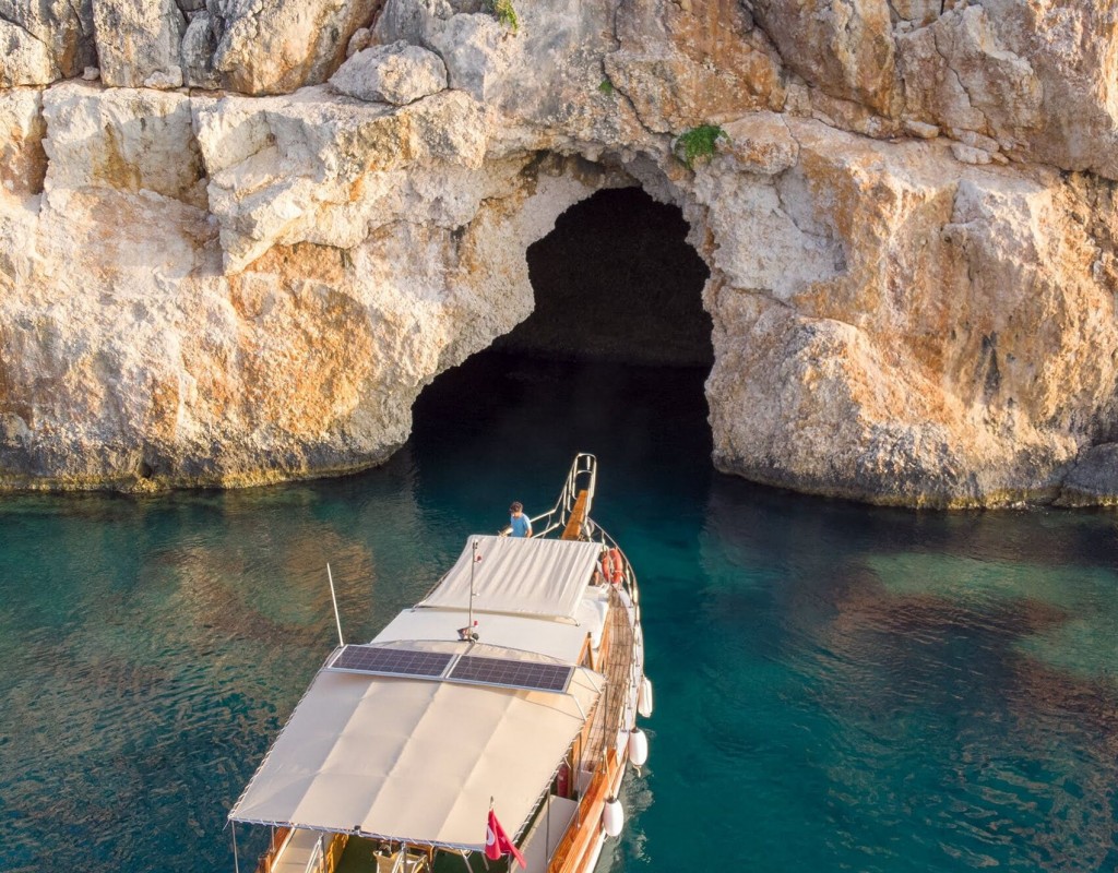 Kemer Pirate Ship Tour